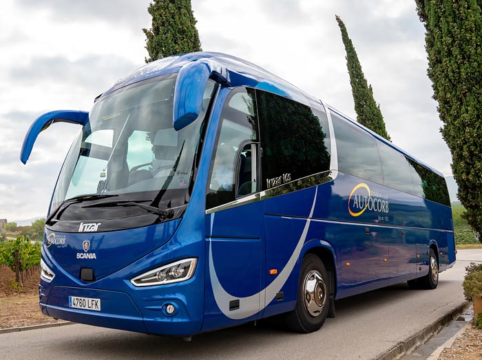 El bus mas reconocible de todos, el azul AUTOCORB - Photo de Autocorb,  Corbera de Llobregat - Tripadvisor
